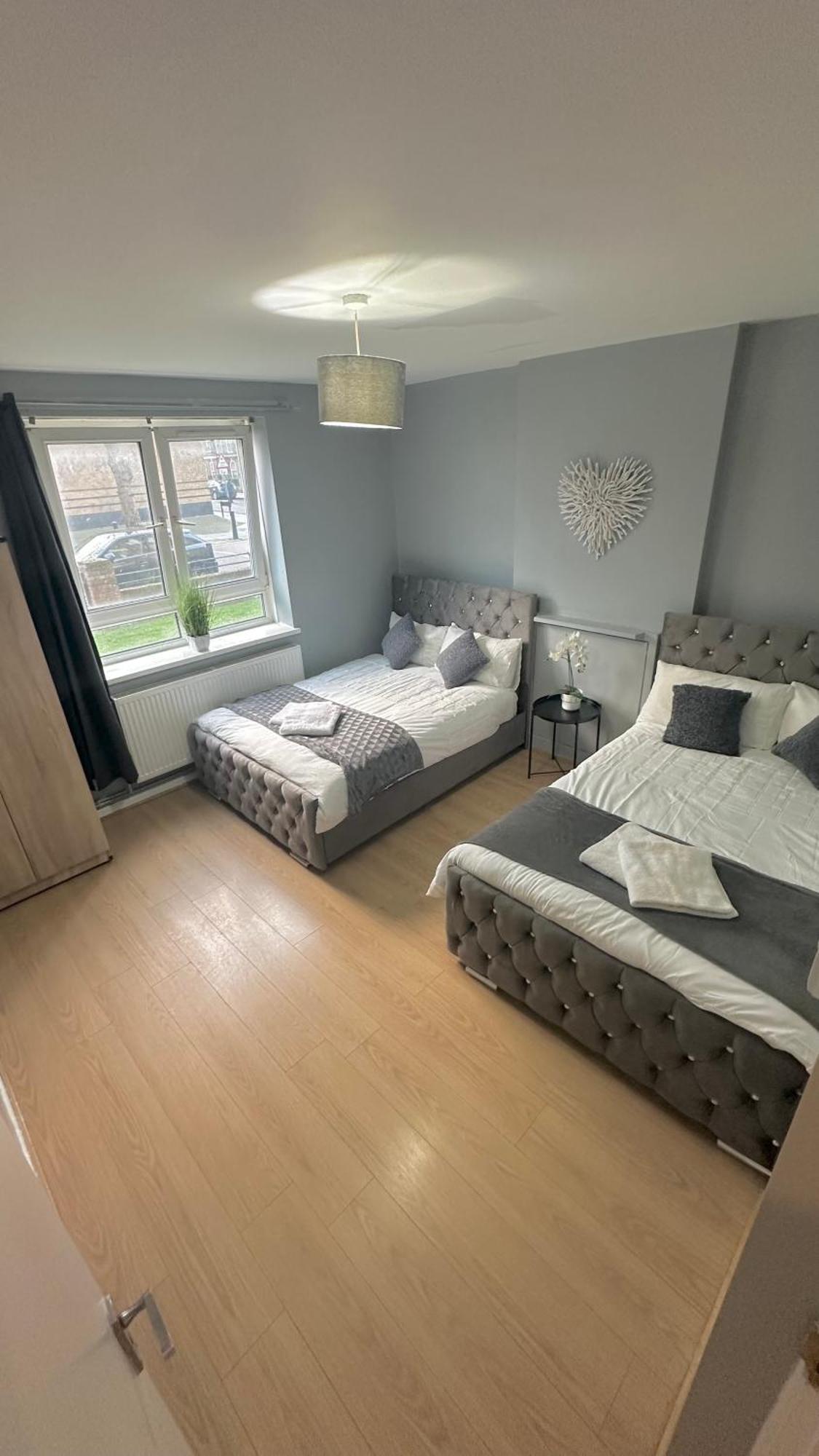 1 Bedroom Flat In Whitechapel, Londres Extérieur photo