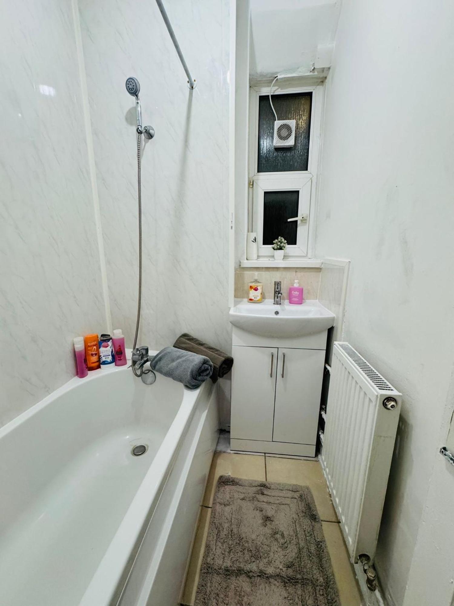 1 Bedroom Flat In Whitechapel, Londres Extérieur photo